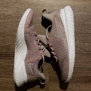 Nike ladies running shoes